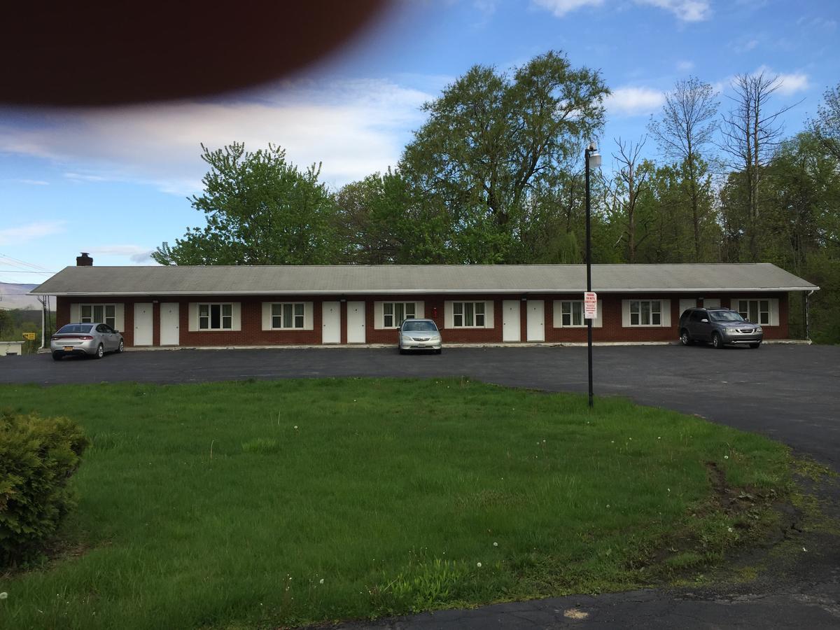 Peloke'S Motel Catskill Exterior photo